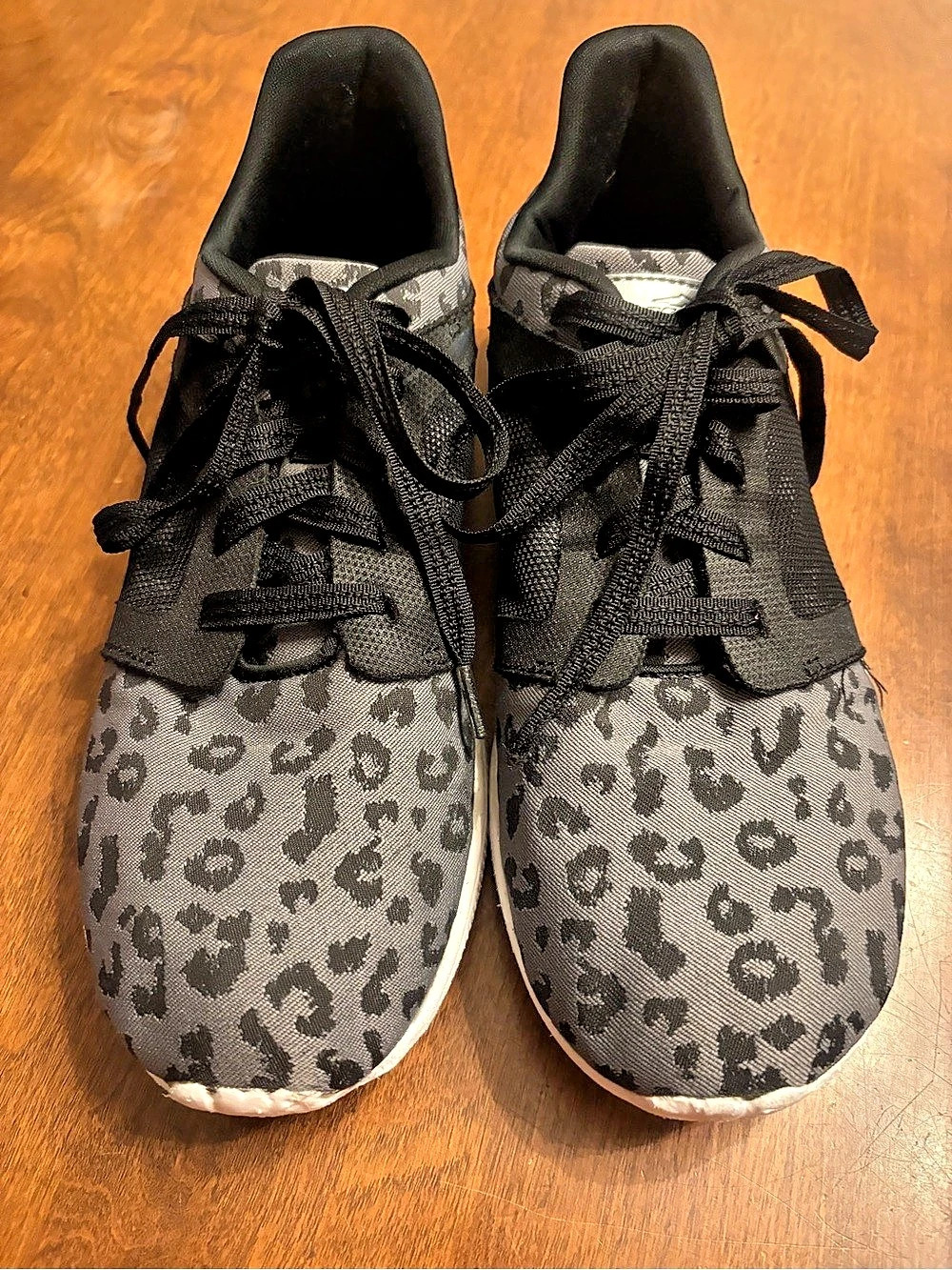 Avia Deluxe Leopard Cheetah Print Sneakers Womenโs Size 9